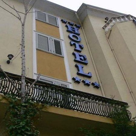 Art Hotel Nirvana Tiran Dış mekan fotoğraf