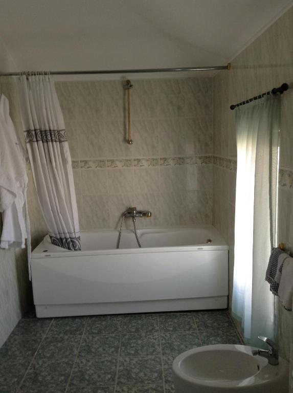 Art Hotel Nirvana Tiran Oda fotoğraf
