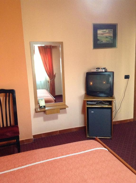 Art Hotel Nirvana Tiran Oda fotoğraf